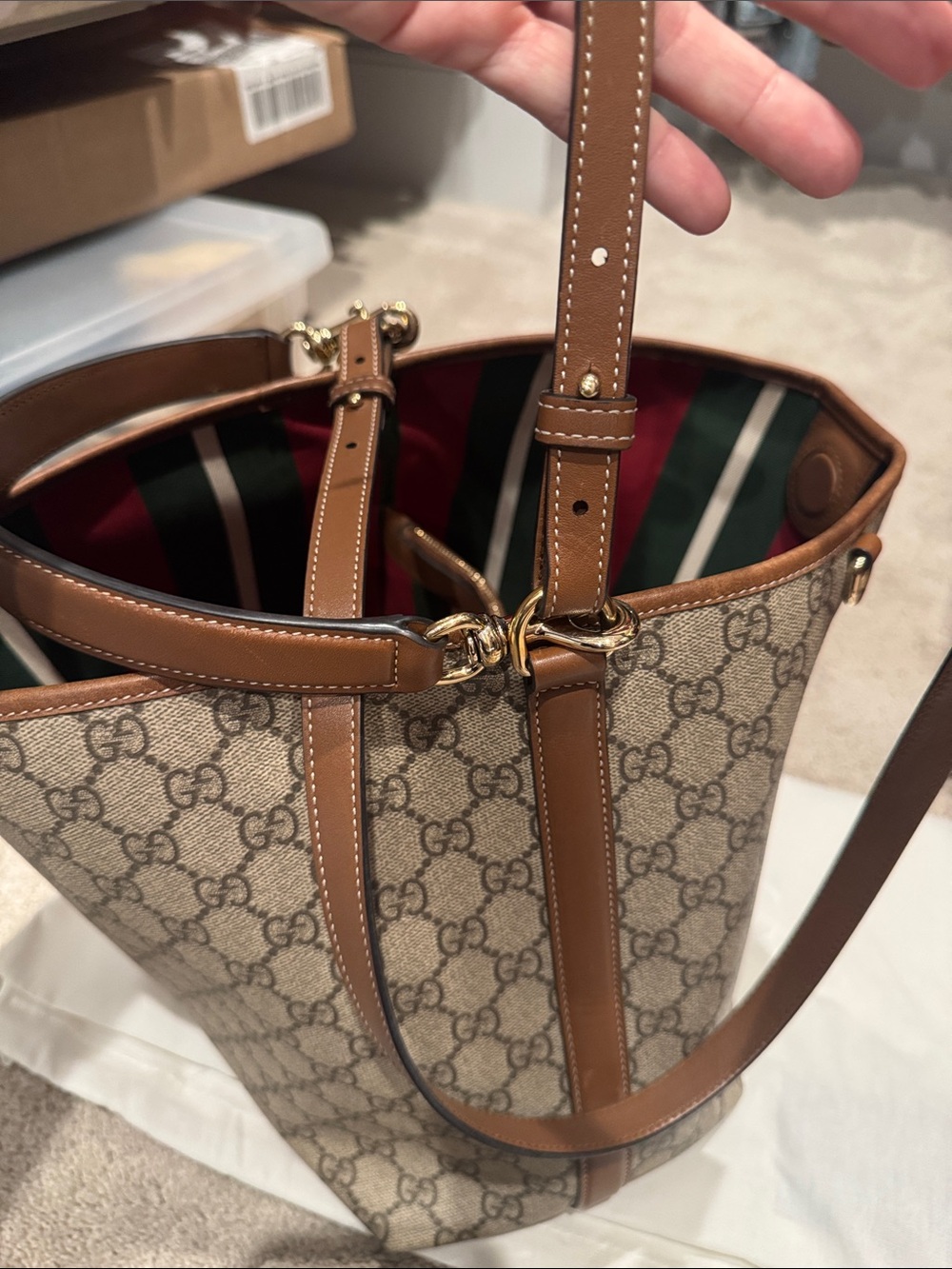 Authentic Gucci Beige GG Canvas Medium Bucket Bag with Chestnut Trim - Picture 11 of 16
